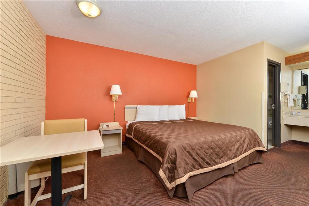 Americas Best Value Inn - Collinsville / St. Louis Номер фото