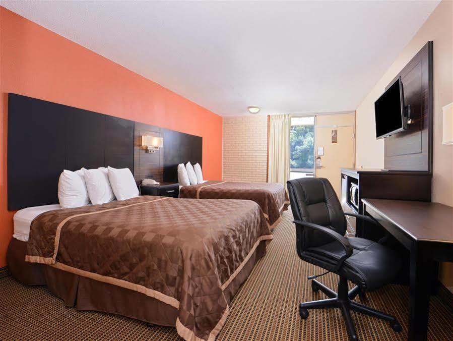 Americas Best Value Inn - Collinsville / St. Louis Екстер'єр фото